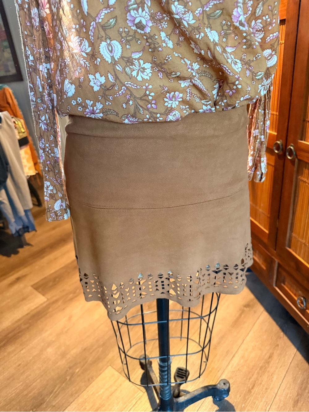 Rust Tan Suede Laser-Cut Mini Skirt - Picture 6 of 8